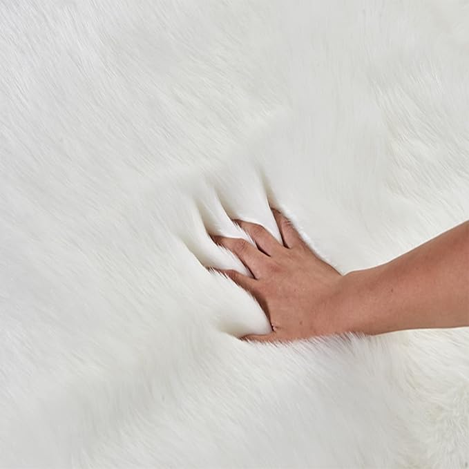 Faux Fur Rug White Sheepskin Area Rug,Ultra Soft 4x6 ft Rectangular Shaggy Plush Rug for Bedroom Sofa Floor Bedside Living Room Kids Room