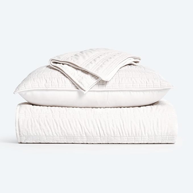 EverGrace Luxury Ruched Velvet Quilt Queen Size, Ultra Soft Bedspread Coverlet Set, Lightweight Velvet Comforter, Quilted Bedding Cover with 2 Matching Shams for All Season, Ivory White