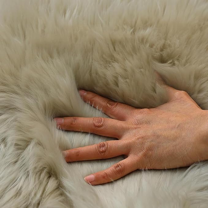 New Zealand Natural Wool Square Sheepskin Seat Pad Soft Comfortable Suitable for Living Rooms Sofa Bedrooms Dressing Dining Meeting Room Table Chair Cushions(18x18 Inch,1 Pcs,Cream Coffee)