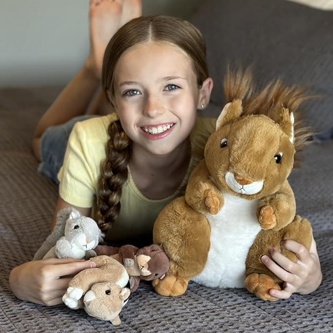 MaoGoLan 4Pcs Squirrels Plush Toys with 3 Baby Squirrels, Realistic Stuffed Animals for Small Hand, Adorable Squirrel Plushie Gift for Forest Animal Lover,Girls,Boys,Kids,Baby Shower,Brown