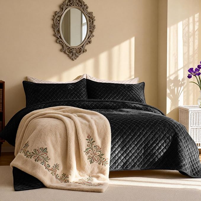 3-Piece Velvet Quilt Set California King Size 106"x118" Bed Blanket Quilted Bedspread Soft Luxury Bedding with 2 Pillow Shams 20''x36'' for All-Season,Black