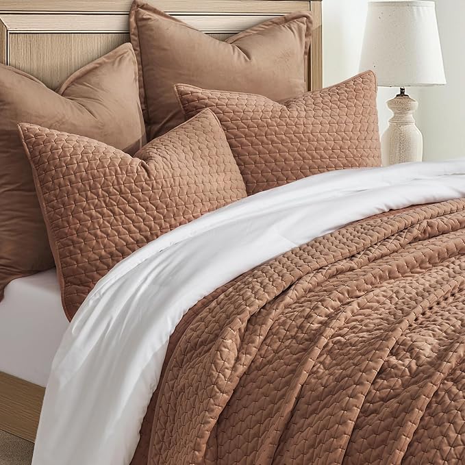 EverGrace Luxury Velvet Quilt Set Queen Size 3 Piece, Soft Cross-Stitch Velvet Comforter Set with Pillow Shams, Lightweight Coverlet Bedspread Bedding Set for All Seasons, Terracotta Clay