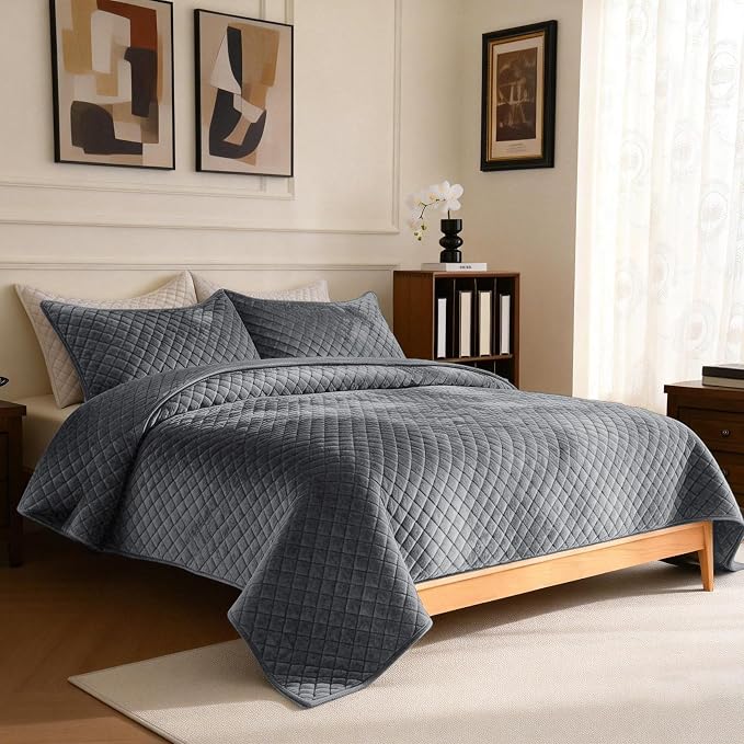 3-Piece Velvet Quilt Set King Size 98"x106" Bed Blanket Quilted Bedspread Soft Luxury Bedding with 2 Pillow Shams 20''x36'' for All-Season,Gray
