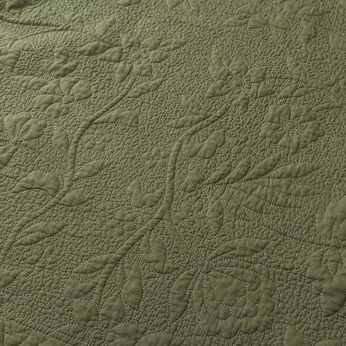 Brandream Olive Green Scalloped Quilt Cotton Quilted Throw Blanket for Bed Couch Daybed 47 X 60 Inch Decorative Throw Blankets