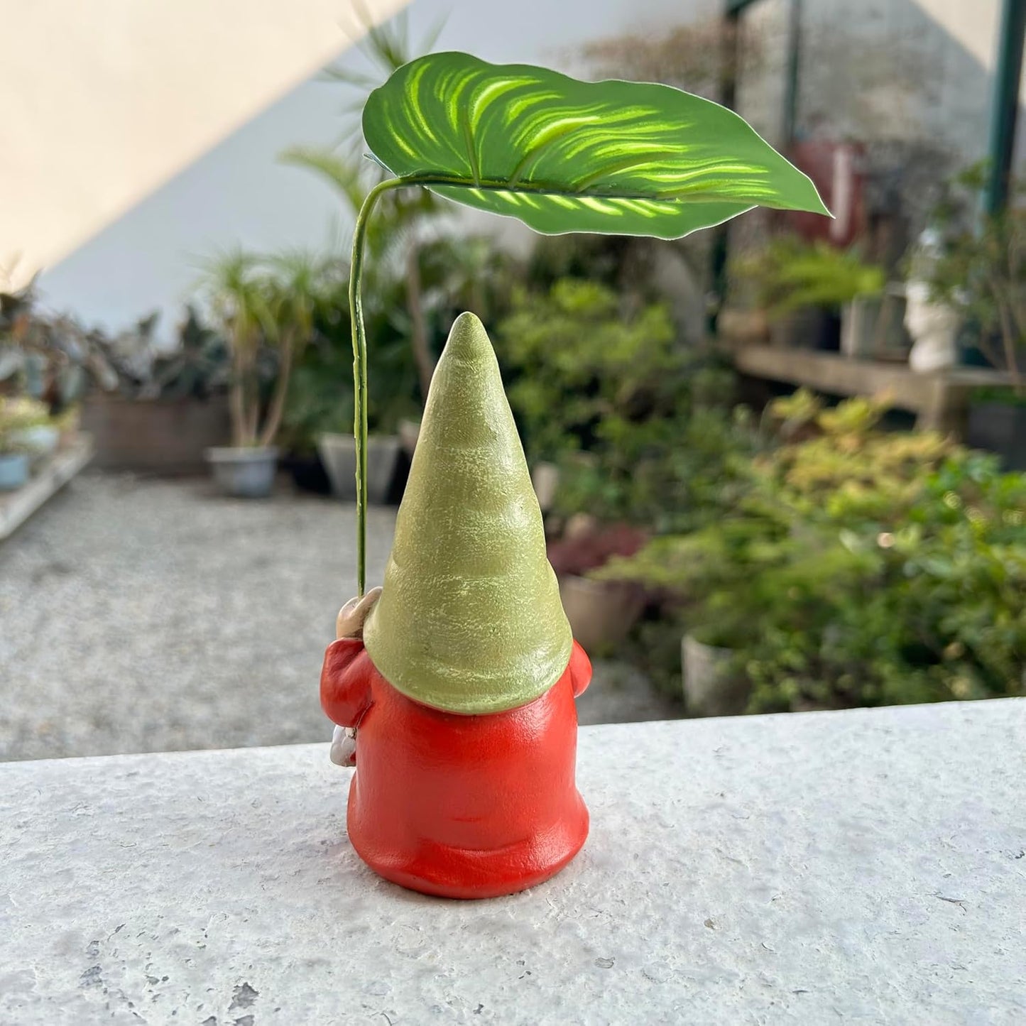 Garden Female Gnome Statue Decoration with Leaf Umbrella, 6.5” Figurine Ornament for Indoor Outdoor Home Patio Yard Lawn, for Gnome Lovers & Garden Enthusiasts,Mom,Women