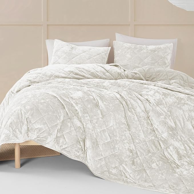 SHALALA Luxury Velvet Quilt Set Queen Size,Ultra Soft Lightweight Summer Velvet Comforter Set, Oversized Bedspread Coverlet with 2 Shams Diamond Pattern,for All Season(Beige,Queen/Full)