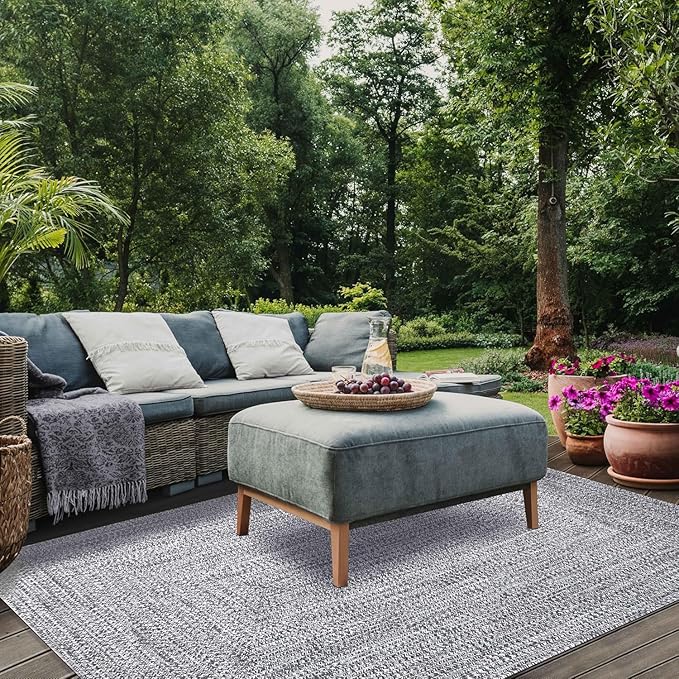 Superior Large Indoor/Outdoor Area Rug, Multi-Tone Reversible Braided Floor Decor for Patio, Front Porch, Entryway, Living Room, Office, Nursery, Artistic Home, 4' x 6', Charcoal-White