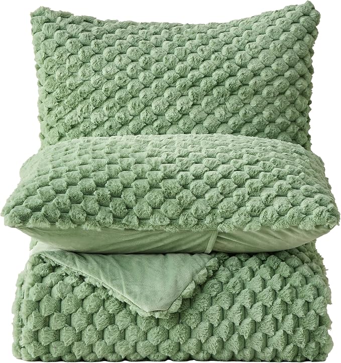Simple&Opulence Fluffy Faux Fur Comforter Set, Plush Fuzzy Minky Bedding Set, 3 Pieces Warm Soft Comforter Bedding Set for Winter - 1 Shaggy Comforter with 2 Pillow Shams(King, Grid - Green)