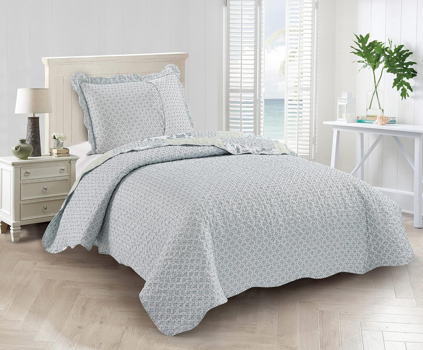 Brilliant Sunshine Multi Blue and Beige Floral Patchwork, 2-Piece Quilt Set with 1 Sham, Reversible Bedspread, Soft Lightweight Coverlet, All-Season, Twin, Blue White