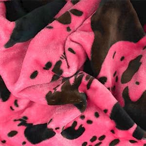 Twin Size Blanket for Bed Couch, Ultra Soft Cozy Plush Hot Pink Twin Fleece Blanket for Women Colleage, Camping, Travel Essentials, Cute Pink Home Roome Graduations Decor 60x80 inches