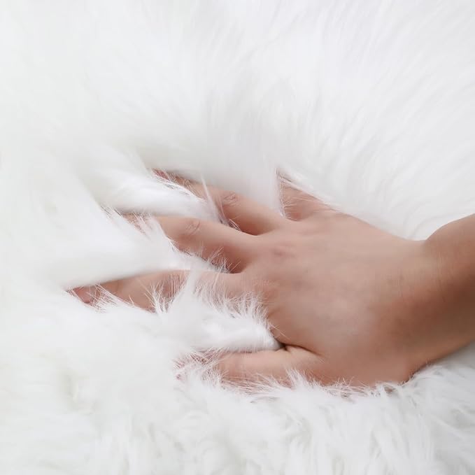 Faux Fur Rug Fluffy Sheepskin Area Rug,Ultra Soft Shaggy Plush Rug Bedroom Living Room Sofa Floor Kids Room Bedside（3 x 5 ft Rectangle White）