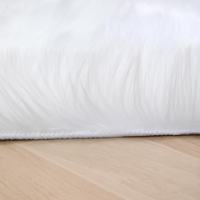 Faux Fur Rug Fluffy Sheepskin Area Rug,Ultra Soft Shaggy Plush Rug Bedroom Living Room Sofa Floor Kids Room Bedside（3 x 5 ft Rectangle White）
