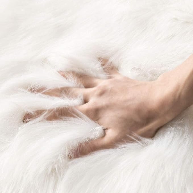 MIULEE Luxury Super Soft Fluffy Area Rug Faux Fur Sheepskin Rug Decorative Christmas Plush Shaggy Carpet for Bedside Sofa Floor 2 x 6 Feet, White