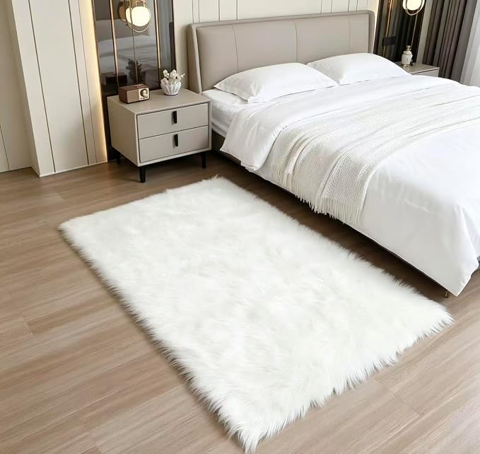 Faux Fur Rug Fluffy Sheepskin Area Rug,Ultra Soft Shaggy Plush Rug Bedroom Living Room Sofa Floor Kids Room Bedside（3 x 5 ft Rectangle White）