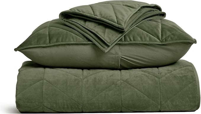 EVERGRACE 3 Pieces Luxurious Velvet King Quilts, Ultra Soft Lightweight Velvet Comforter Set, Matelasse Oversized Bedspread Coverlet for All Season with 2 Shams, Olive Green, 108"x96"