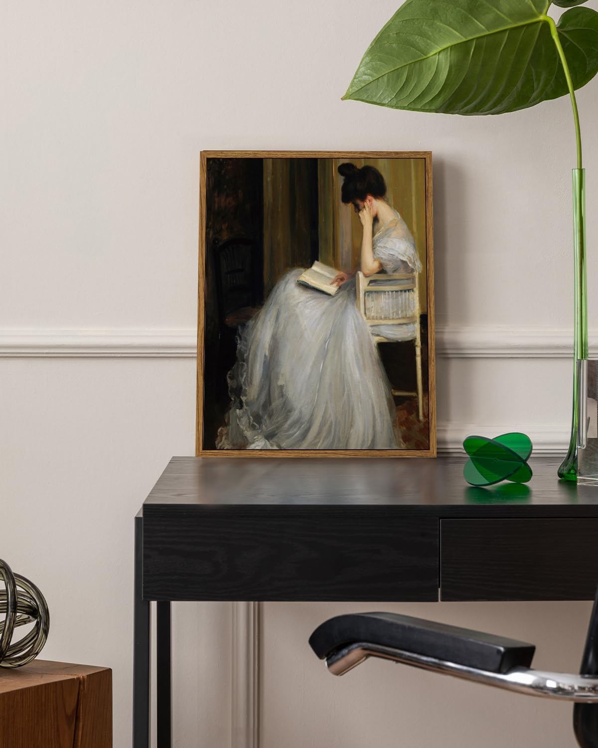 VIYYIEA Framed Canvas Wall Art Home Decor Portrait Art for Living Room Women Reading Pictures Bedroom Bathroom Wall Decor Mid Century Lady Oil Painting Room Decor Vintage Prints Aesthetic 11x14in