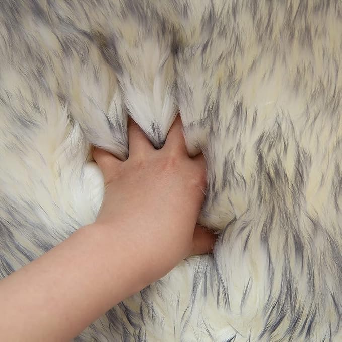 HUAHOO Premium Genuine Sheepskin Rug White Grey Real Australia Sheepskin Natural Luxury Fluffy Lambskin Fur Area Rug Seat Covers for Kids Bedroom Pets Dogs Mat Single Pelt/2'x 3' Wolf Tip