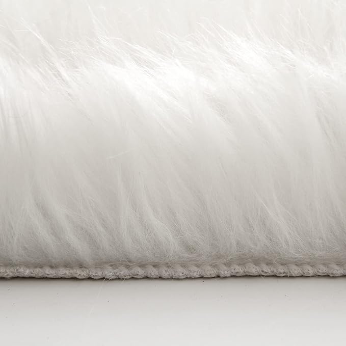 MIULEE Luxury Super Soft Fluffy Area Rug Faux Fur Plush Large Sheepskin Rug Decorative Christmas Shaggy Carpet for Bedside Sofa Floor 3 x 5 Feet, White