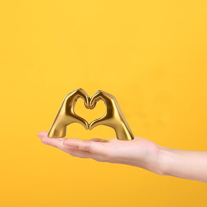 FANTESTICRYAN Small Heart Hands Statues Hand Love Sculpture Cute Decorative Home Decor Ornaments for Living Room, Wedding, Office Desktop, Cabinets, Bookshelf, Gift for Mom (Small Gold)