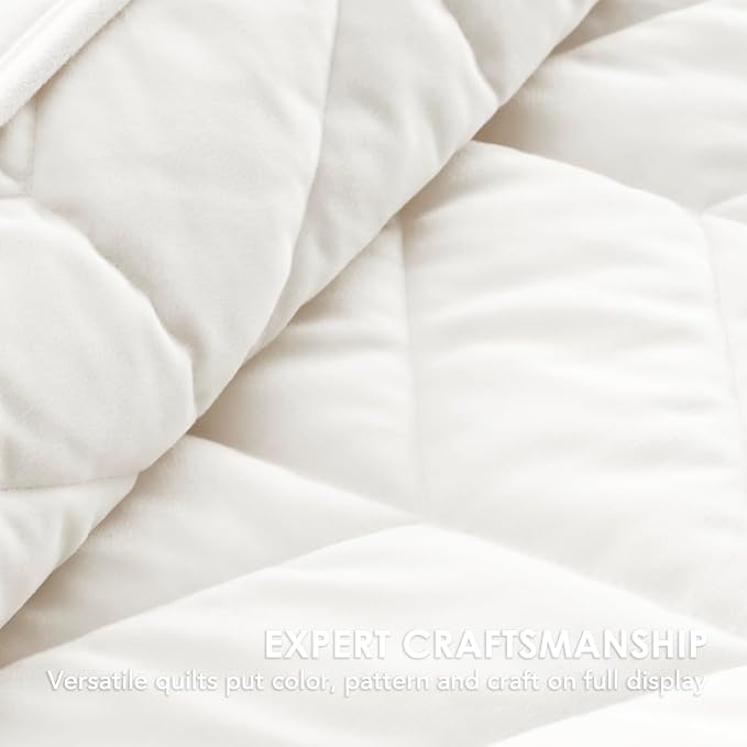 EverGrace 3 Pieces Luxurious Queen Velvet Quilts, Ultra Soft Lightweight Velvet Comforter Set, Matelasse Oversized Diamond Bedspread Coverlet for All Season with 2 Shams, Cream White, 92"x96"