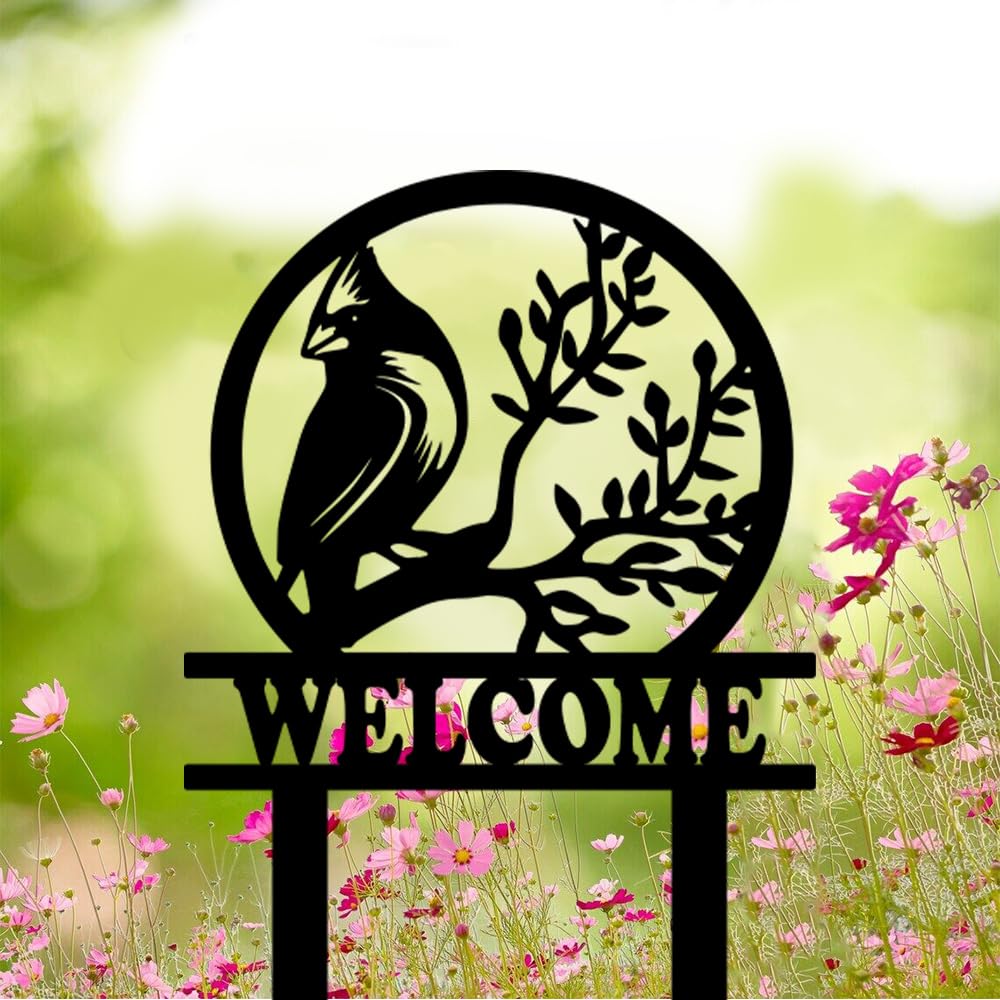 Personalized Name Garden Cardinal Metal Signs with Stake, Custom Family Name Yard Decor for Outdoor Outside, Cardinal Lawn Patio Stake Gardening Enthusiasts Grandmothers Gift