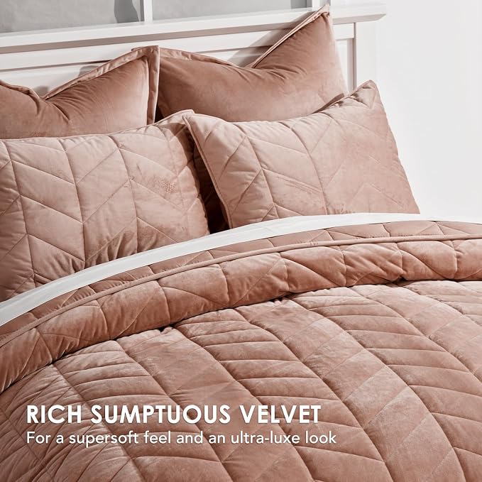 EverGrace 3 Pieces Luxurious Queen Velvet Quilts, Ultra Soft Lightweight Velvet Comforter Set, Matelasse Oversized Bedspread Coverlet for All Season with 2 Shams, Terracotta Clay, 92"x96"