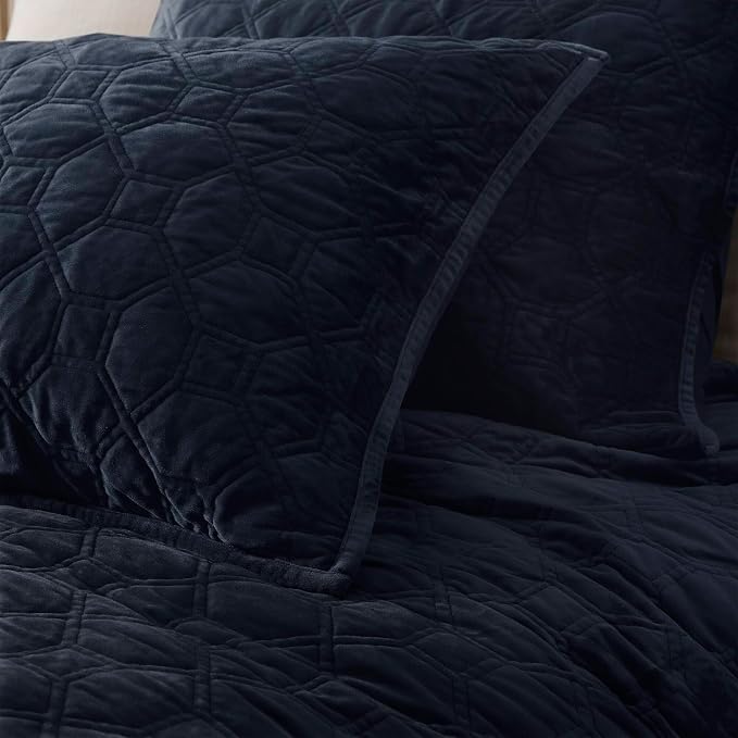 Madison Park Harper Quilt Set Velvet Casual Geometric Stitching Design All Season, Lightweight Coverlet, Cozy Bedding, Matching Shams, King/Cal King(104"x94"), Navy 3 Piece