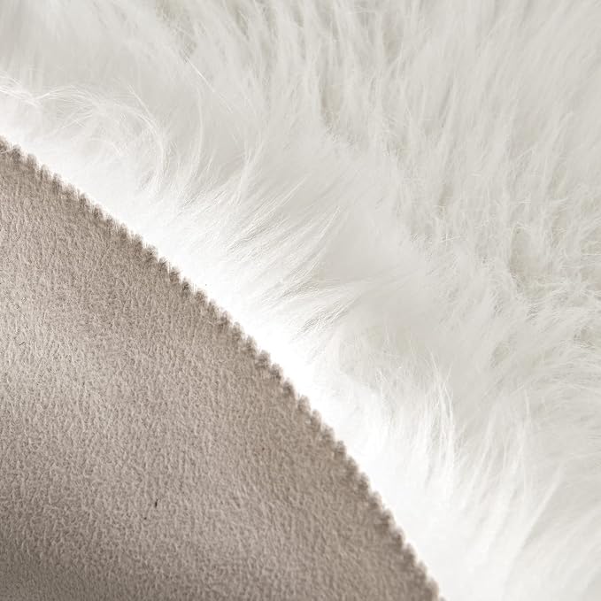 MIULEE Luxury Super Soft Fluffy Area Rug Faux Fur Plush Large Sheepskin Rug Decorative Christmas Shaggy Carpet for Bedside Sofa Floor 3 x 5 Feet, White