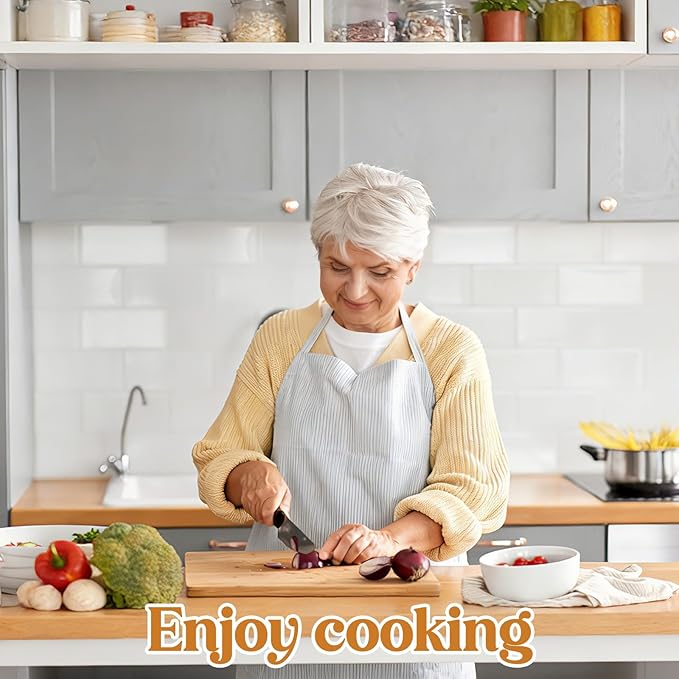Meme Gifts - "Recipe for a Special Meme" Meme Gifts for Grandma Cutting Board Set, Bamboo-Made Engraved Utensil Set Gifts for Meme Cutting Board, Mothers Day Gifts for Meme.