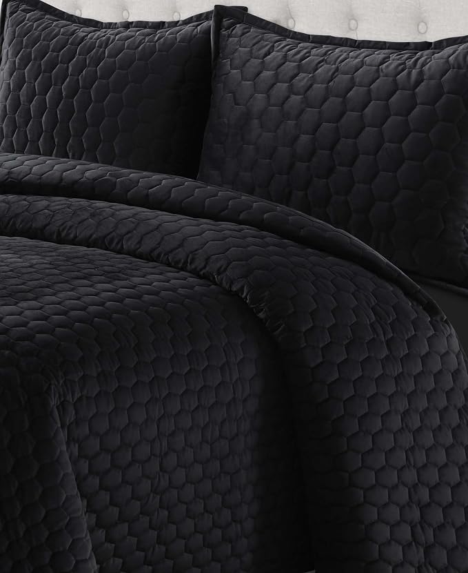 Tribeca Living Lugano Oversized Velvet Quilt Set - All Season, Extra Large, 3 Piece Queen Size Comforter Set with 2 Pillow Shams in Black Honeycomb Pattern 260GSM