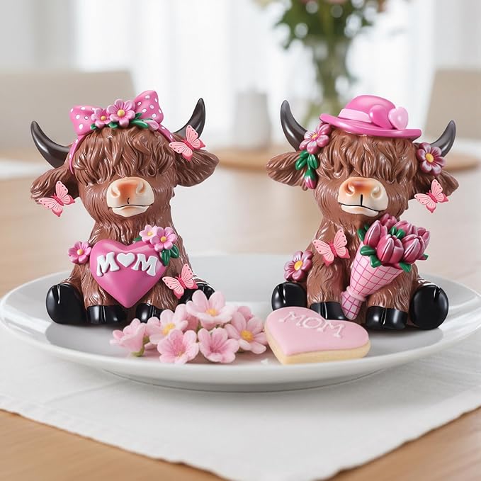 Karenhi 2 Pcs Mother's Day Highland Cow Figurines, Flowers and MOM Heart Resin Cow Gnomes Scottish Resin Statue Calf Lovers Gifts for Home Garden Kitchen Office Tiered Tray Table Decor