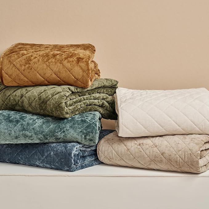 EVERGRACE Luxury Velvet Quilt Set King Size, Diamond Quilted Lightweight Velvet Comforter for All Season, Ultra Soft Oversized Bedspread Coverlet Bedding Set with 2 Pillow Shams, Dark Green | Luxe Velvet