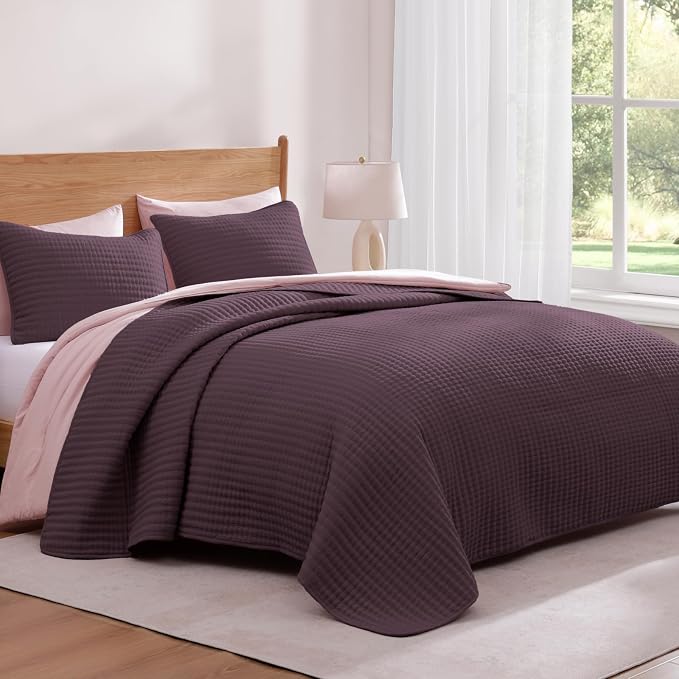 WRENSONGE King Size Quilt-3 Pieces Lightweight Italian Plum Bedspreads King Quilt Bedding Set for All Seasons, Soft Summer Coverlet with 2 Pillow Shams Suitable for Bed, Couch, Quilt Blanket