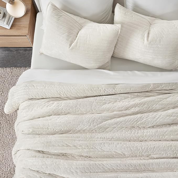 EverGrace Velvet Quilt Set California King 118'' x 106'', Luxurious Soft Striped Channel Bedding Set, Lightweight Velvet Comforter for All Season, Oversized Bedspread Coverlet w/ 2 Shams, Ivory White