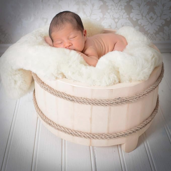 Premium Baby Sheepskin Rug Babycare Nursery Rug 100% Natural Lambskin Blanket Short-Shorn Wool Sleep Pad Medical Sheepskin Hospital Bed Mattress Topper (Ivory White, Single Pelt 2.5ft x 3.5ft)