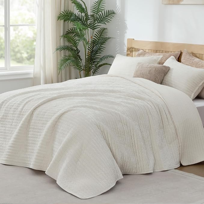 BEDELITE Velvet Quilt Set King Size - Luxury Soft Velvet Comforter Bedding Set for All Season, Lightweight Quilted Channel Stitch Oversized Bedspread Coverlet with 2 Matching Shams, Ivory White