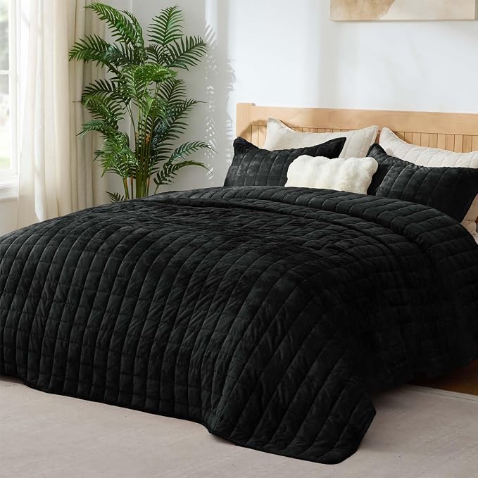 BEDELITE Velvet Quilt Set King Size - Luxury Soft Velvet Comforter Bedding Set for All Season, Lightweight Quilted Box Stitch Oversized Bedspread Coverlet with 2 Matching Shams, Black