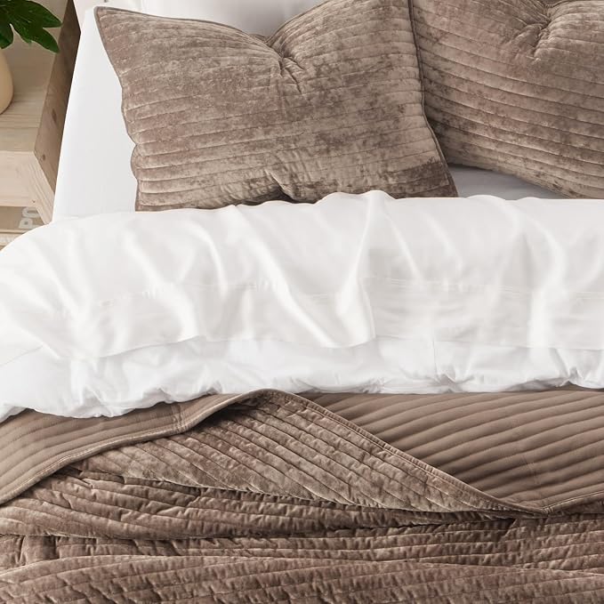 EverGrace Velvet Quilt Set Queen Size, Luxurious Soft Striped Channel Bedding Set, Lightweight Velvet Comforter for All Season, Oversized Bedspread Coverlet with 2 Matching Shams, Mocha Brown
