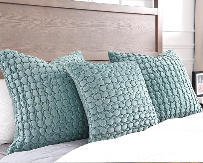 Throw Pillow Covers 18x18 Set of 2 Velvet Square Pillowcase Soft Skin-Friendly Thickened Decorative Farmhouse Cushion Covers Soft Bubble Texture for Couch Bedroom Living Room,Blue Green