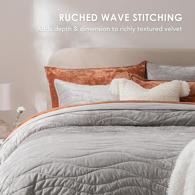 EverGrace Luxury Velvet Quilt Queen Size, Ultra Soft Wave Crushed Velvet Bedding Set, Lightweight Quilted Comforter Set for All Season, Oversized Bedspread Coverlet with 2 Shams, Silver Gray