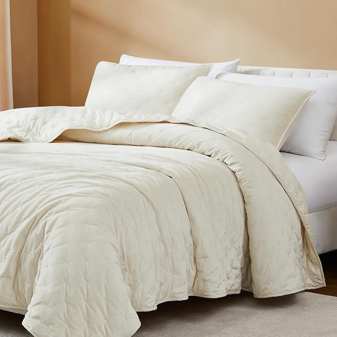 Lush Decor - Quilt Set, 3-Piece Cozy Velvet Bedding with Matching Shams, Embroidered Stitch Design (Haven Cream, King/California King)