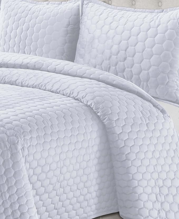 Tribeca Living Lugano Oversized Velvet Quilt Set - All Season, Extra Large, 3 Piece King Size Comforter Set with 2 Pillow Shams in White Honeycomb Pattern 260GSM