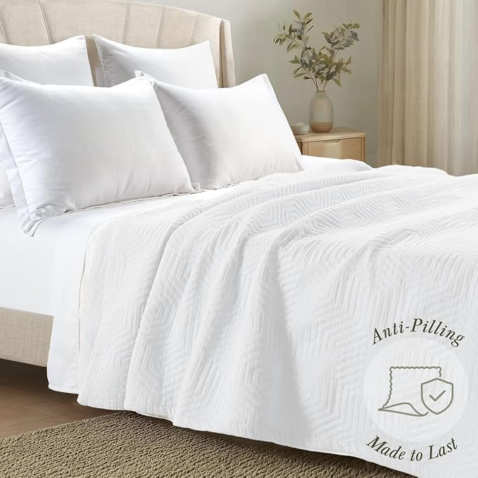 Threadmill Luxury Cotton Blankets for Twin Size Bed | All-Season 100% Cotton Twin Blanket for Bed | Aster Jacquard Lightweight, Soft & Cozy Coverlet, 350GSM, 68x90 inches | White