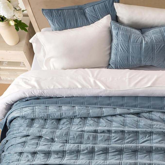 EverGrace 3 Pieces Luxurious Velvet Quilt Queen Size, Ultra Soft Bedspread Coverlet Set, Double Box Stitch Lightweight Velvet Comforter for All Season with 2 Shams, Blue Linen, 92"x96"