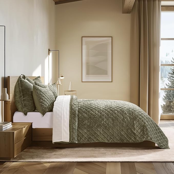 EVERGRACE Luxury Velvet Quilt Set King Size, Diamond Quilted Lightweight Velvet Comforter for All Season, Ultra Soft Oversized Bedspread Coverlet Bedding Set with 2 Pillow Shams, Olive Green | Luxe Velvet