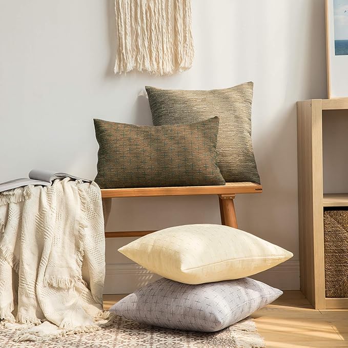 MIULEE Pack of 2 Decorative Burlap Linen Throw Pillow Covers Modern Farmhouse Pillowcase Rustic Woven Textured Cushion Cover for Sofa Couch Bed 20x20 Inch Light Brown