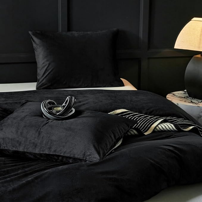 WARMDERN Black Flannel Velvet Duvet Cover Queen Size Duvet Cover Bedding Sets, 3pcs Ultra Soft Luxury Textured Modern Crystal Velvet Duvet Covers with Zipper Closure(Black, Queen)