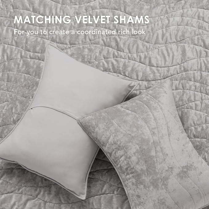 EverGrace Luxury Velvet Quilt King Size, Ultra Soft Wave Crushed Velvet Bedding Set, Lightweight Quilted Comforter Set for All Season, Oversized Bedspread Coverlet with 2 Shams, Silver Gray