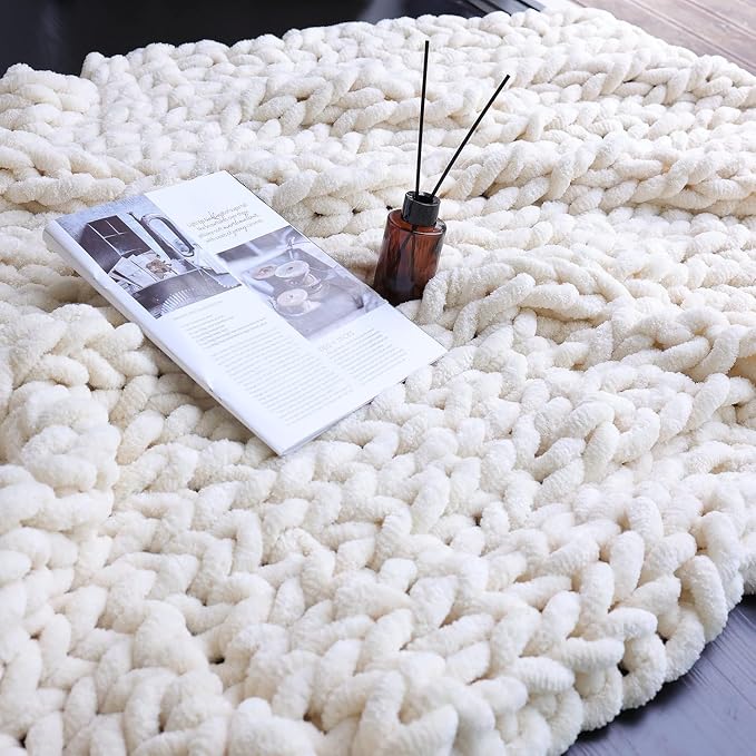 Maetoow Chenille Chunky Knit Blanket Throw （40×50 Inch）, Handmade Warm & Cozy Blanket Couch, Bed, Home Decor, Soft Breathable Fleece Banket,Graduation Gifts, Cream