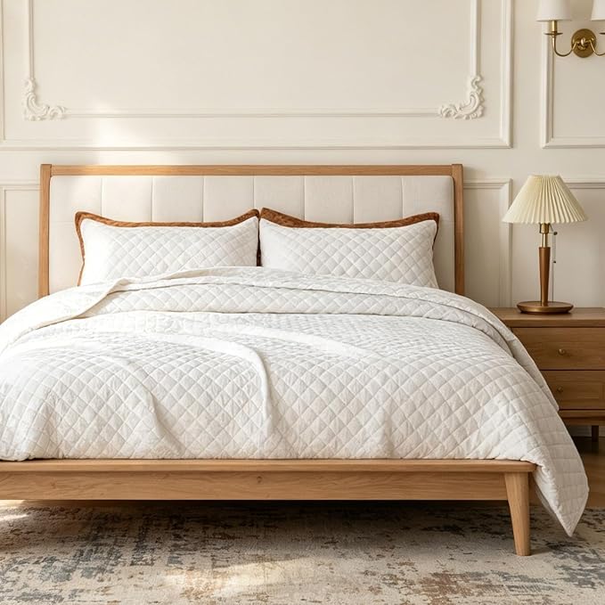 3-Piece Velvet Quilt Set Oversized King Size 120"x128" Bed Blanket Quilted Bedspread Soft Luxury Bedding with 2 Pillow Shams 20''x36'' for All-Season,White